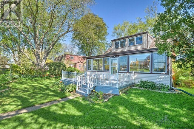 933 Twin Gables Dr in Essex, ON - Building Photo - Building Photo