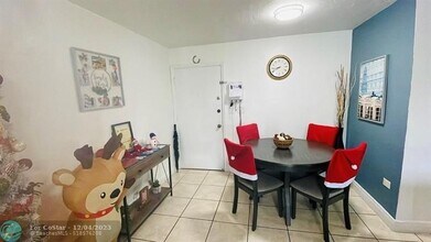 7250 SW 94th Pl, Unit B5 in Miami, FL - Building Photo - Building Photo