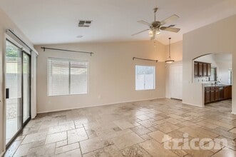 4410 W Donner Dr in Phoenix, AZ - Building Photo - Building Photo