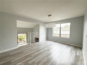 1145 E Arcadia Ave, Unit 4 in Arcadia, CA - Foto de edificio - Building Photo