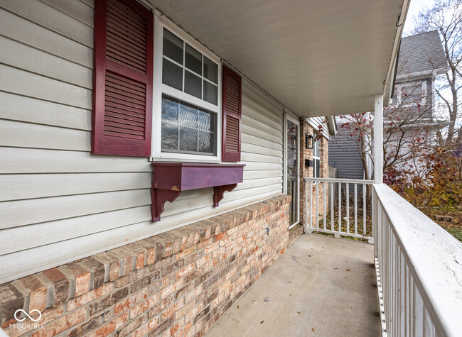 2410 Dell Zell Dr in Indianapolis, IN - Foto de edificio - Building Photo