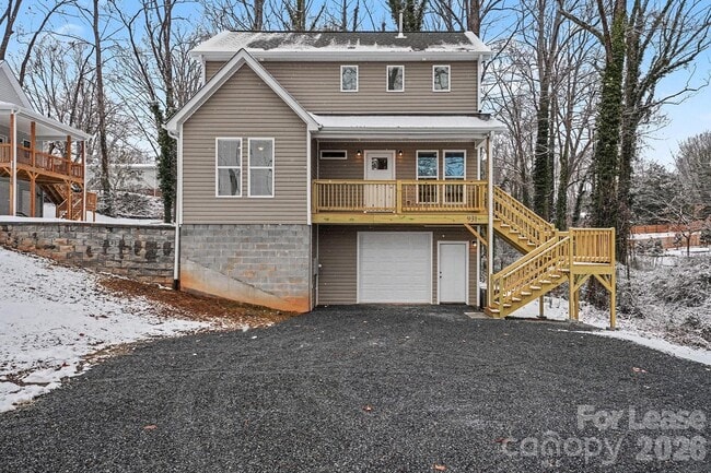 property at 931 E Front St