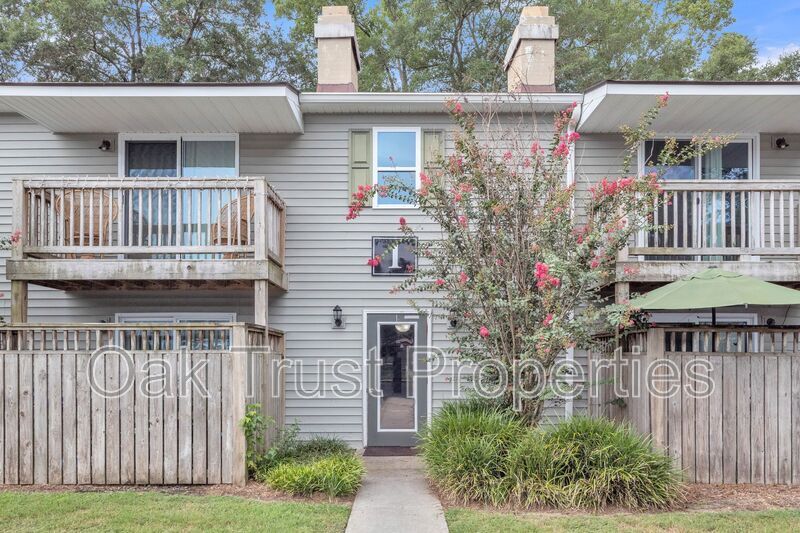 1402 Camp Rd in Charleston, SC - Building Photo