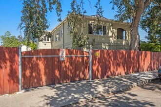 197 Nottingham Ave in Redwood City, CA - Building Photo - Building Photo