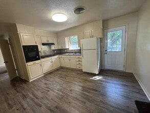 484 Everett Ave in Stephenville, TX - Building Photo - Building Photo