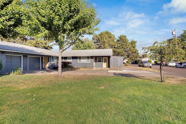 property at 1365 SE Cedar St