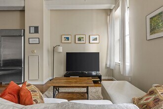 88 Kingston St, Unit 3D in Boston, MA - Building Photo - Building Photo
