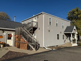 1214 Cooper St in Jackson, MI - Building Photo