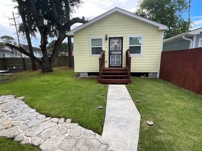 4902 Baccich St, Unit Cozy cottage in New Orleans, LA - Foto de edificio - Building Photo