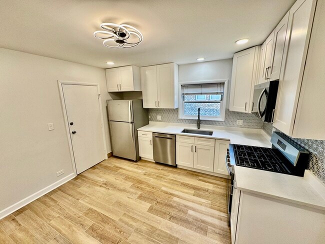 171 E Van Buren St in Elmhurst, IL - Building Photo - Building Photo