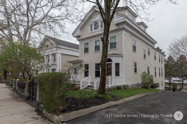 117 Centre St, Unit 1 in Boston, MA - Building Photo - Building Photo