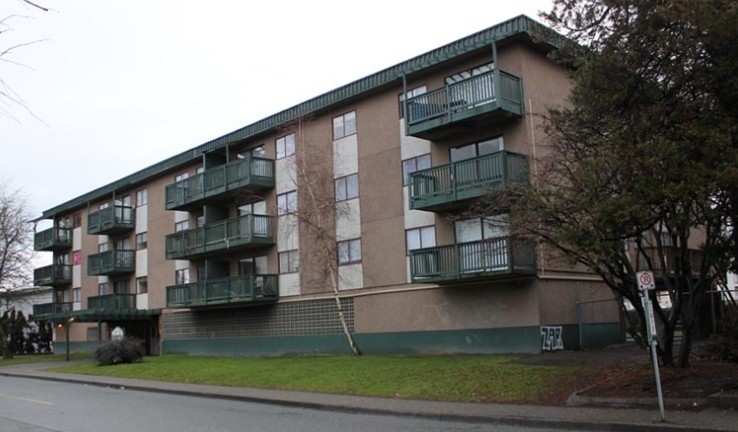 Mountain Village Apartments in Chilliwack, BC - Building Photo