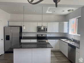 14741 Nob Ln in Bluffdale, UT - Building Photo - Building Photo
