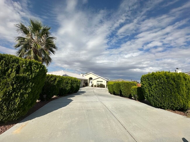 8520 Bolero Dr in Yucca Valley, CA - Building Photo - Building Photo