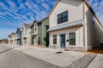 604 W 2nd St in Edmond, OK - Building Photo - Building Photo