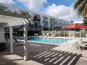 2142 Van Buren St in Hollywood, FL - Building Photo - Building Photo