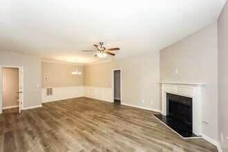 218 Southwind Ln in Newnan, GA - Building Photo - Building Photo