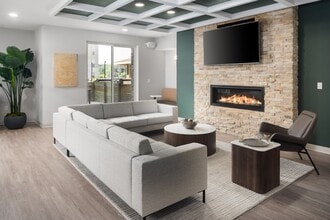 Prado in Oak Creek, WI - Foto de edificio - Building Photo