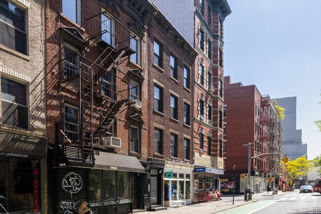 19 Prince St in New York, NY - Building Photo - Building Photo