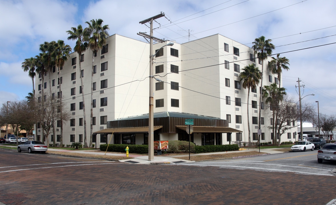 Plant City Towers Apartments in Plant City, FL - Building Photo