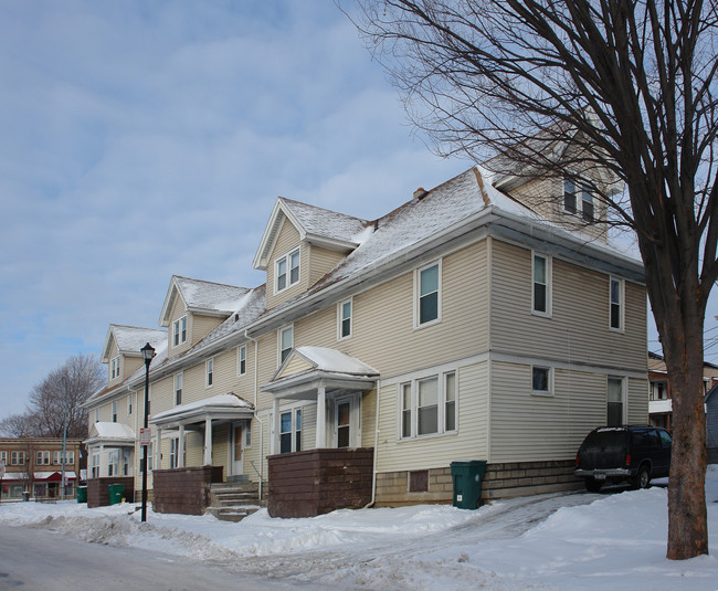 1440 Dewey Ave in Rochester, NY - Foto de edificio - Building Photo