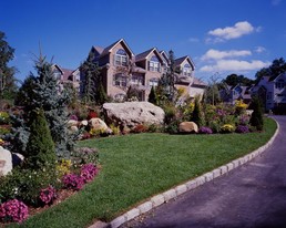 Fairfield Landmark At Port Jefferson Village Apartments