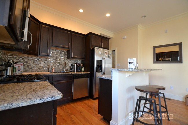 9 Sparhawk St, Unit 1 in Boston, MA - Building Photo - Building Photo