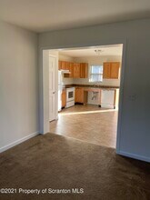 905 Ash St in Moosic, PA - Building Photo - Building Photo