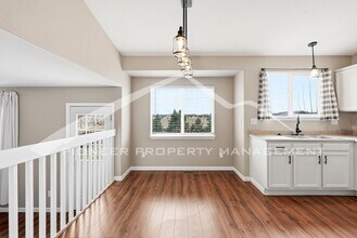 5556 S Yakima Way in Aurora, CO - Building Photo - Building Photo