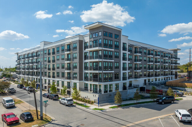 Broadstone North Lamar in Austin, TX - Foto de edificio - Building Photo