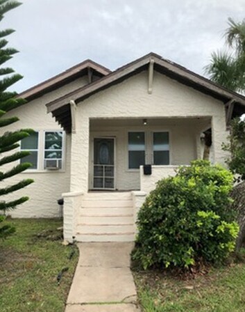 506 Silver Beach Ave in Daytona Beach, FL - Building Photo