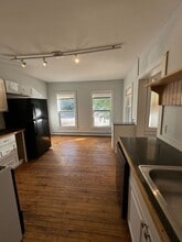 134-138 N Main St in Newport, NH - Foto de edificio - Building Photo
