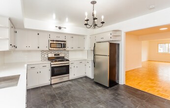 10454 S Claremont Ave in Chicago, IL - Building Photo - Building Photo