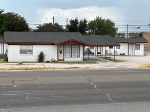 164 W Old Highway 83 in Rio Grande City, TX - Building Photo - Building Photo