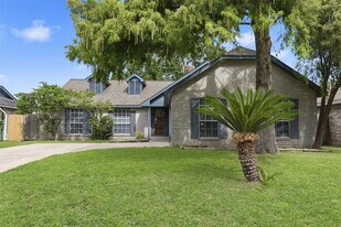 16826 Carbridge Dr in Houston, TX - Building Photo