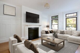 1805 Beacon St in Brookline, MA - Building Photo