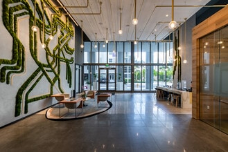 Core At Link in Miami, FL - Foto de edificio - Lobby