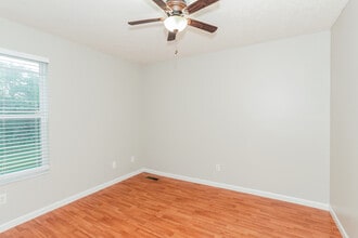 382 Gatewood Ct in Hamilton, OH - Building Photo - Building Photo