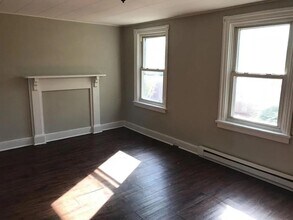 115 W Chapel Ave in Carlisle, PA - Building Photo - Building Photo
