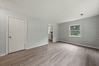 11427 Howards Mill Rd in Glen Allen, VA - Building Photo - Building Photo