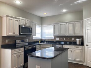 2543 Kensington Way in Elizabethtown, KY - Building Photo - Building Photo