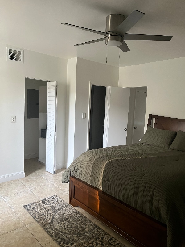 property at 147 N Kendall Dr