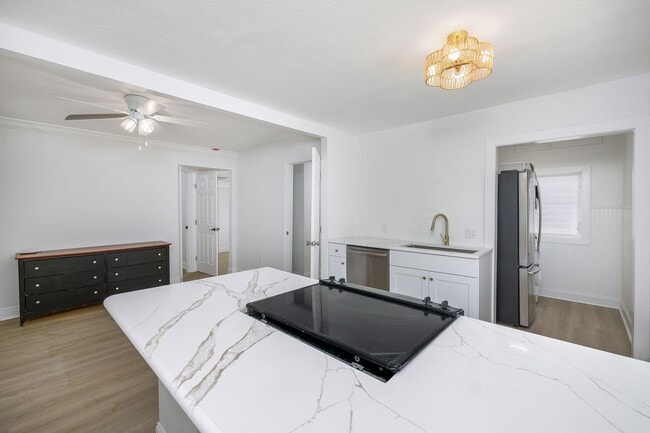 property at 618 7th Ave N
