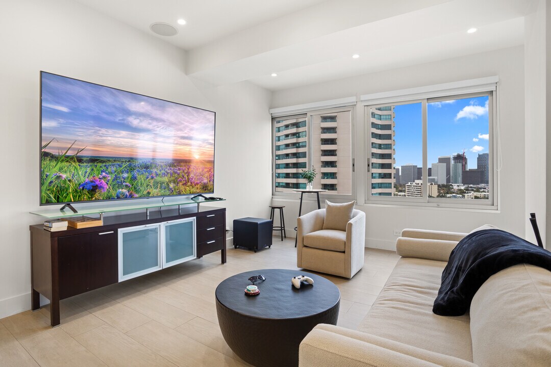 10501 Wilshire Blvd, Unit #1605 in Los Angeles, CA - Foto de edificio