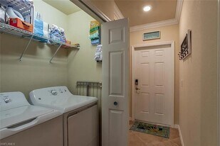 13671 Julias Way, Unit Apt 1225 in Ft. Myers, FL - Building Photo