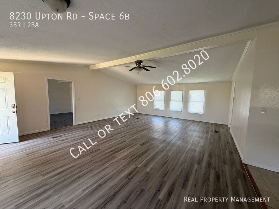 8230 Upton Rd in Amarillo, TX - Building Photo