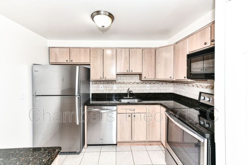 7621 Tremayne Pl in McLean, VA - Building Photo