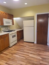 12 Whiting St, Unit 12 in Billerica, MA - Foto de edificio - Building Photo