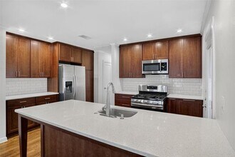 6052 Winton St in Dallas, TX - Building Photo - Building Photo