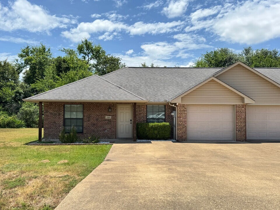13343-13343 Country Meadow Ln in Lindale, TX - Building Photo